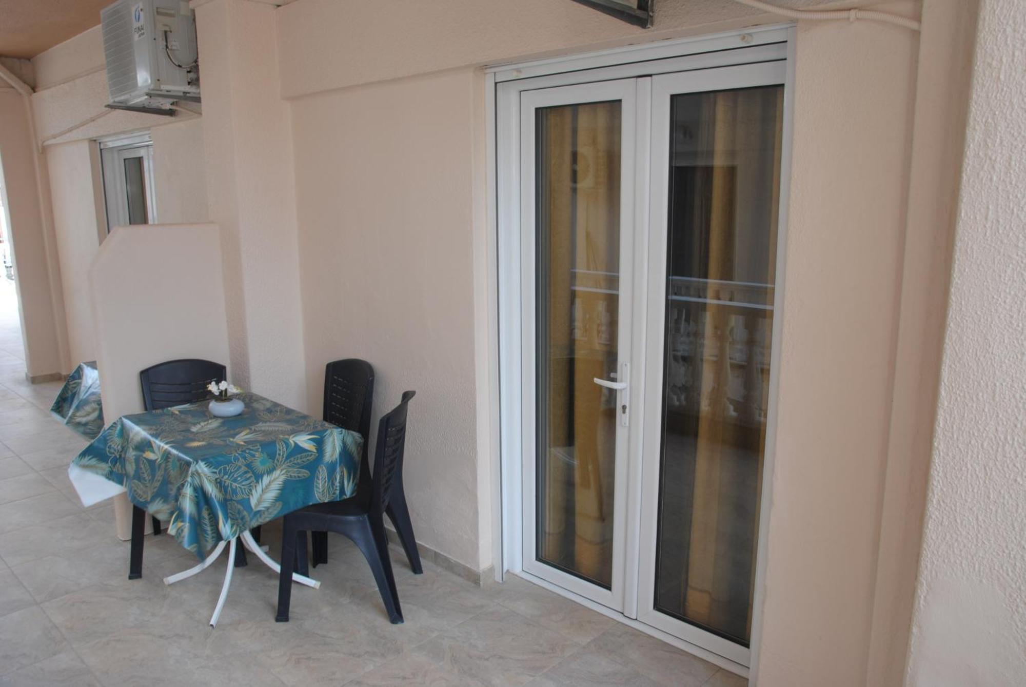 Light Blue Paralia Apartments מראה חיצוני תמונה