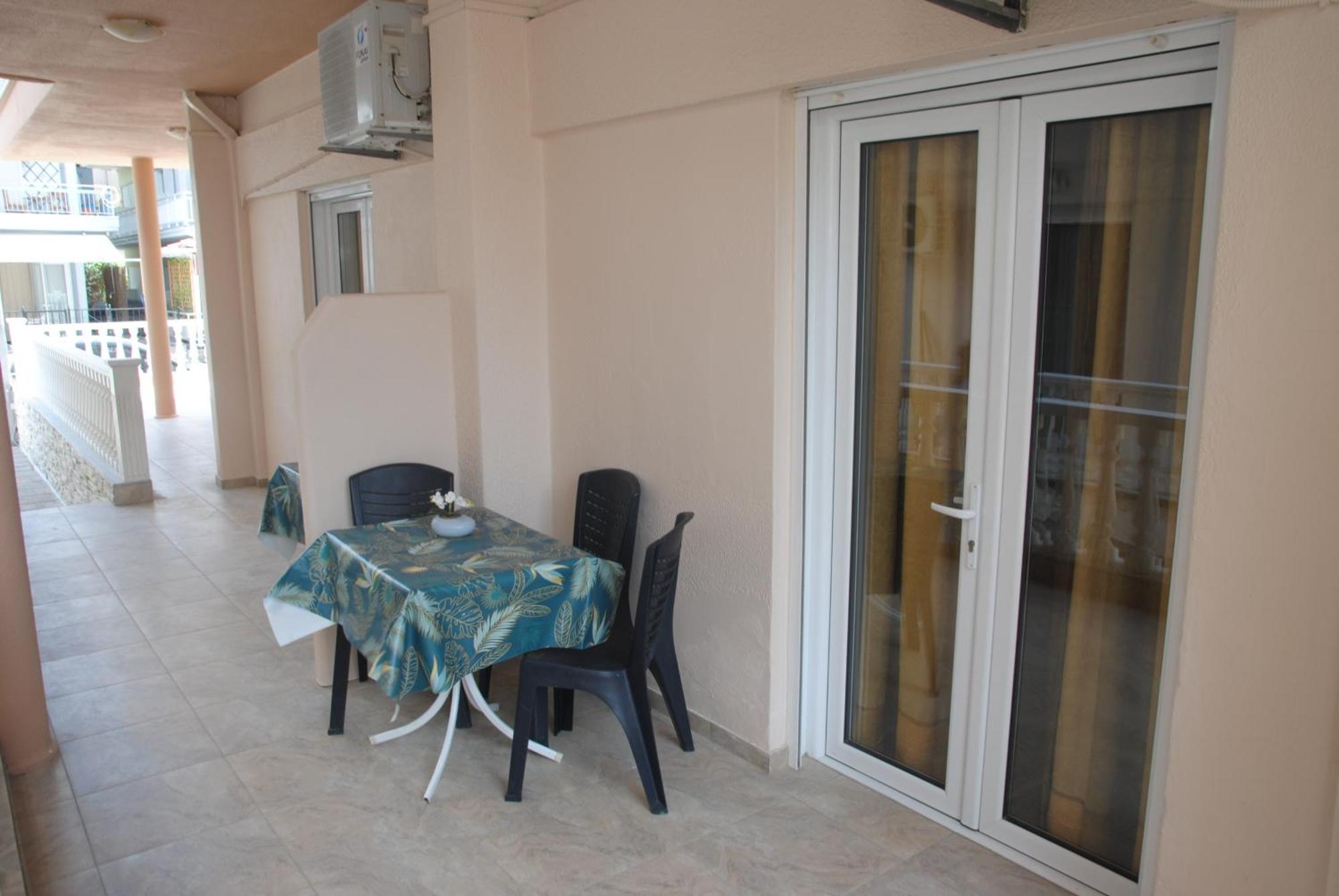 Light Blue Paralia Apartments מראה חיצוני תמונה