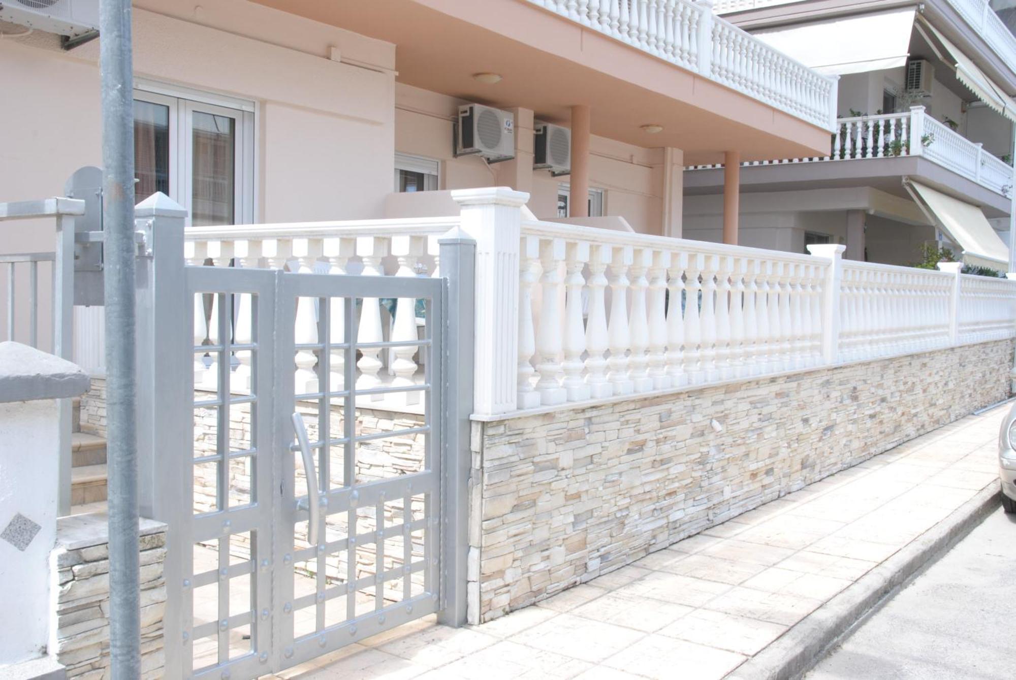 Light Blue Paralia Apartments מראה חיצוני תמונה