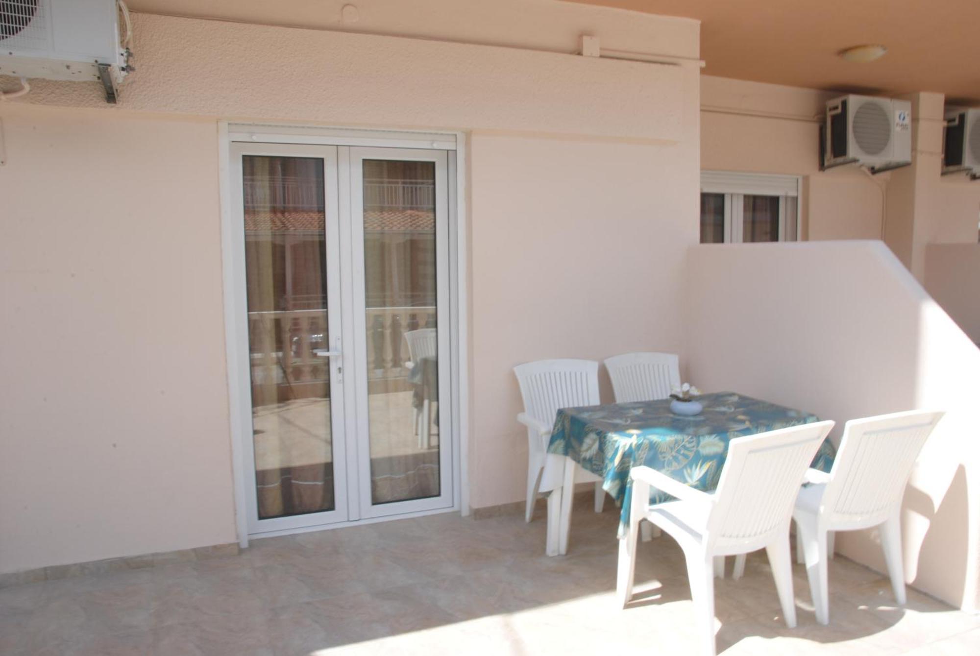 Light Blue Paralia Apartments מראה חיצוני תמונה